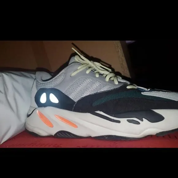 Size 11 adidas Yeezy Boost 700 Low Wave Runner